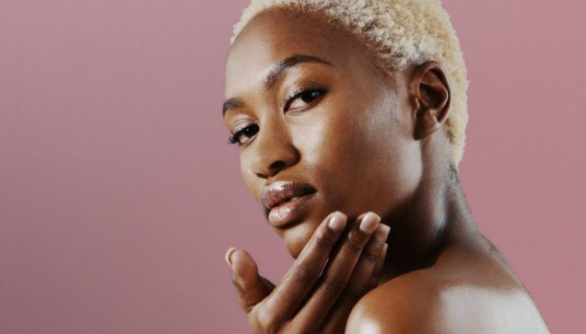 dull-skin?-you-might-want-to-stop-drying-your-face-with-a-towel