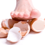 are-you-tiptoeing-through-love?-21-signs-you’re-walking-on-eggshells-in-your-relationship
