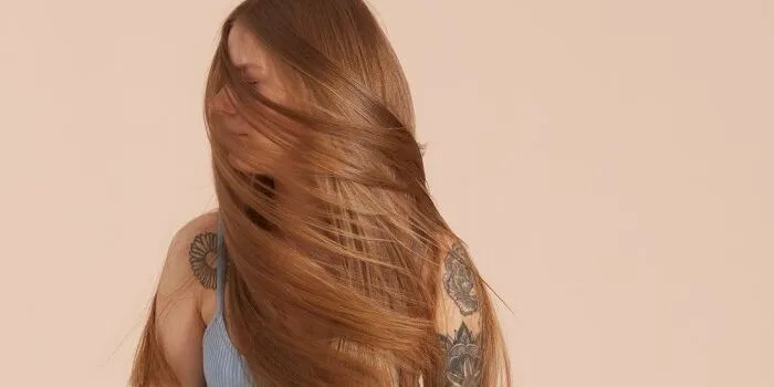 if-you’re-skipping-this-5-second-step-in-the-shower,-your-hair-will-suffer