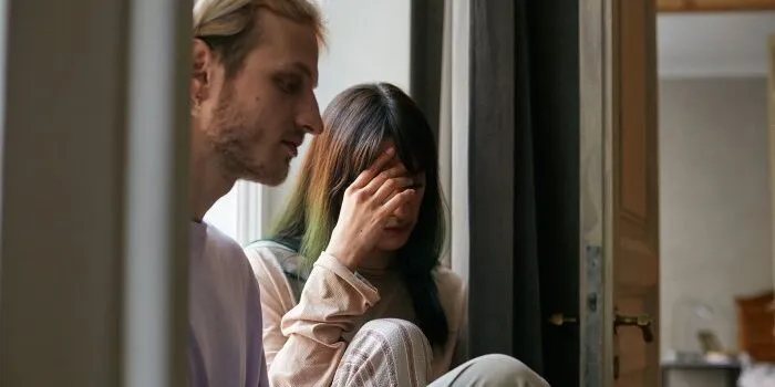 8-signs-you’re-insecure-in-your-relationship,-from-psychologists