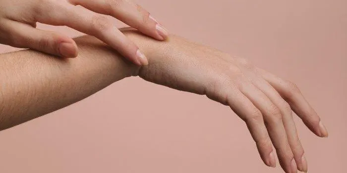 3-treatments-to-reverse-the-look-of-dark-spots-on-hands