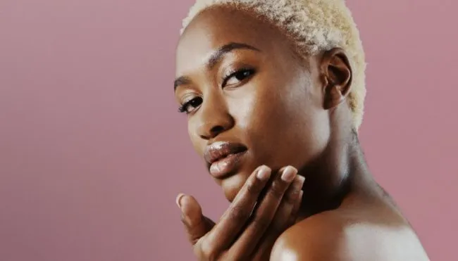 dull-skin?-you-might-want-to-stop-drying-your-face-with-a-towel