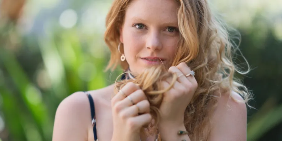 decoding-hair-play:-9-reasons-she’s-twirling-her-locks-when-she-sees-you