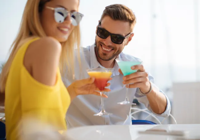 raise-your-glasses:-a-guide-to-37-couple-friendly-drinking-games