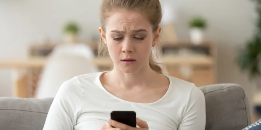 freeze-out-or-love-tap?-15-clues-his-block-reveals-he-loves-you-and-can’t-handle-it