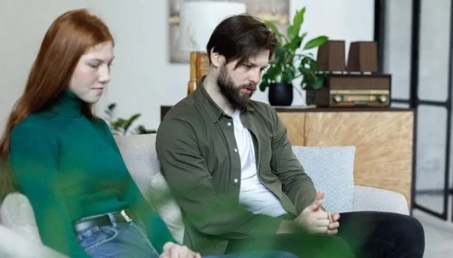 12-kinds-of-weaponized-therapy-speak-to-watch-out-for,-from-an-expert