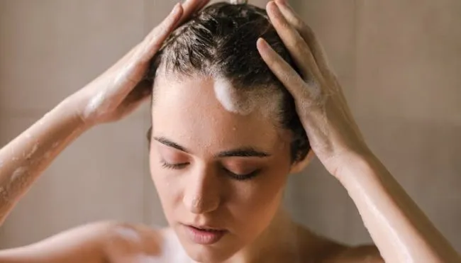 i’m-a-trichologist:-here’s-what-to-expect-when-you-shift-to-sulfate-free-shampoo