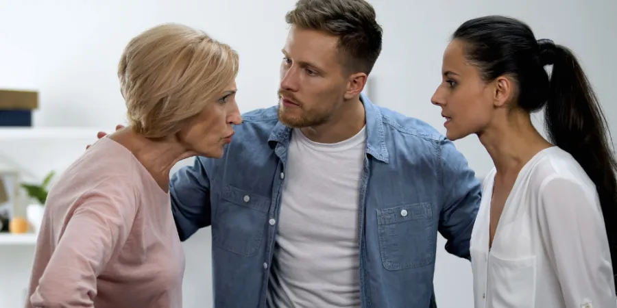 13-red-flags-your-husband-puts-his-family-before-you-(and-what-to-do)