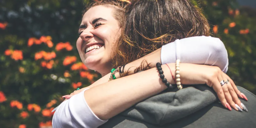 7-unexpected-reasons-why-girls-hug-guys-around-the-neck