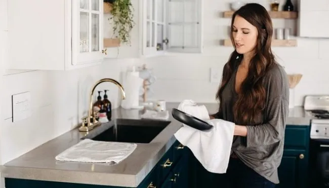 i’m-an-environmental-toxin-expert:-6-types-of-pans-i’d-never-cook-with