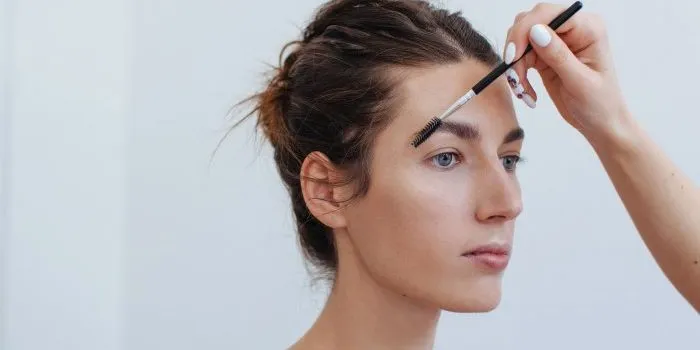 i’m-a-celebrity-brow-artist-&-this-one-mistake-instantly-ages-your-face