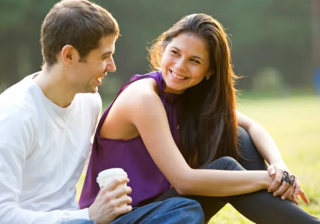 hook-him-with-your-words:-33-conversation-starters-he-won’t-be-able-to-resist