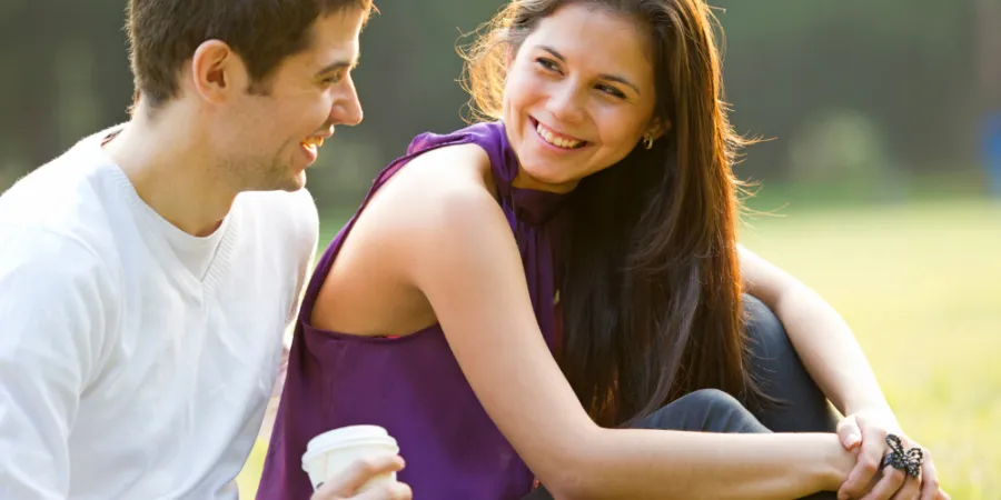 hook-him-with-your-words:-33-conversation-starters-he-won’t-be-able-to-resist