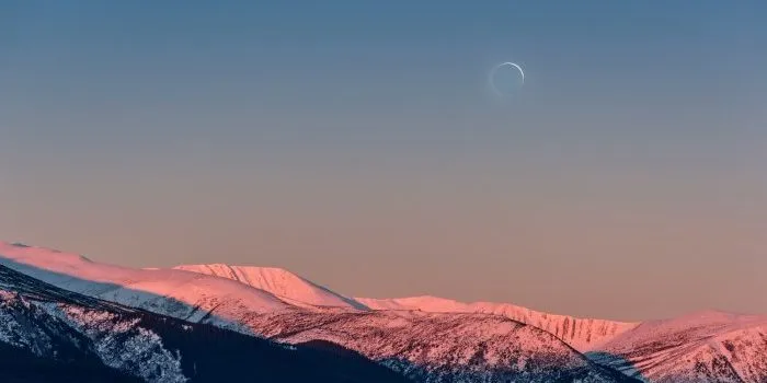 this-month’s-new-moon-is-going-to-be-an-intense-one—here’s-what-to-know