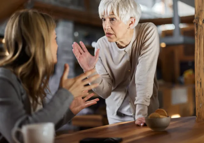 does-your-mom-hate-you?-23-possible-reasons-it-feels-that-way