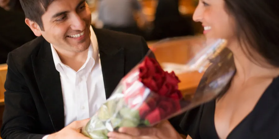 roses-are-red,-violets-are-blue:-51-poems-for-romancing-your-sweetheart