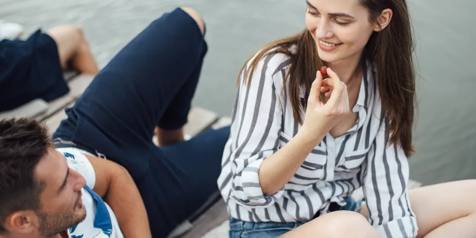 the-charmer’s-playbook:-how-to-rizz-up-a-girl-in-15-creative-ways