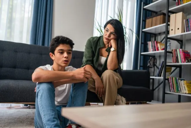 talking-with-your-teen:-10-tips-for-meaningful-connection