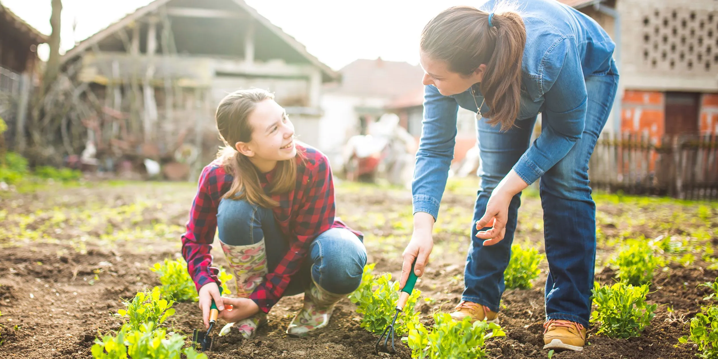 mindful-parenting:-how-to-raise-kind-and-conscious-teens