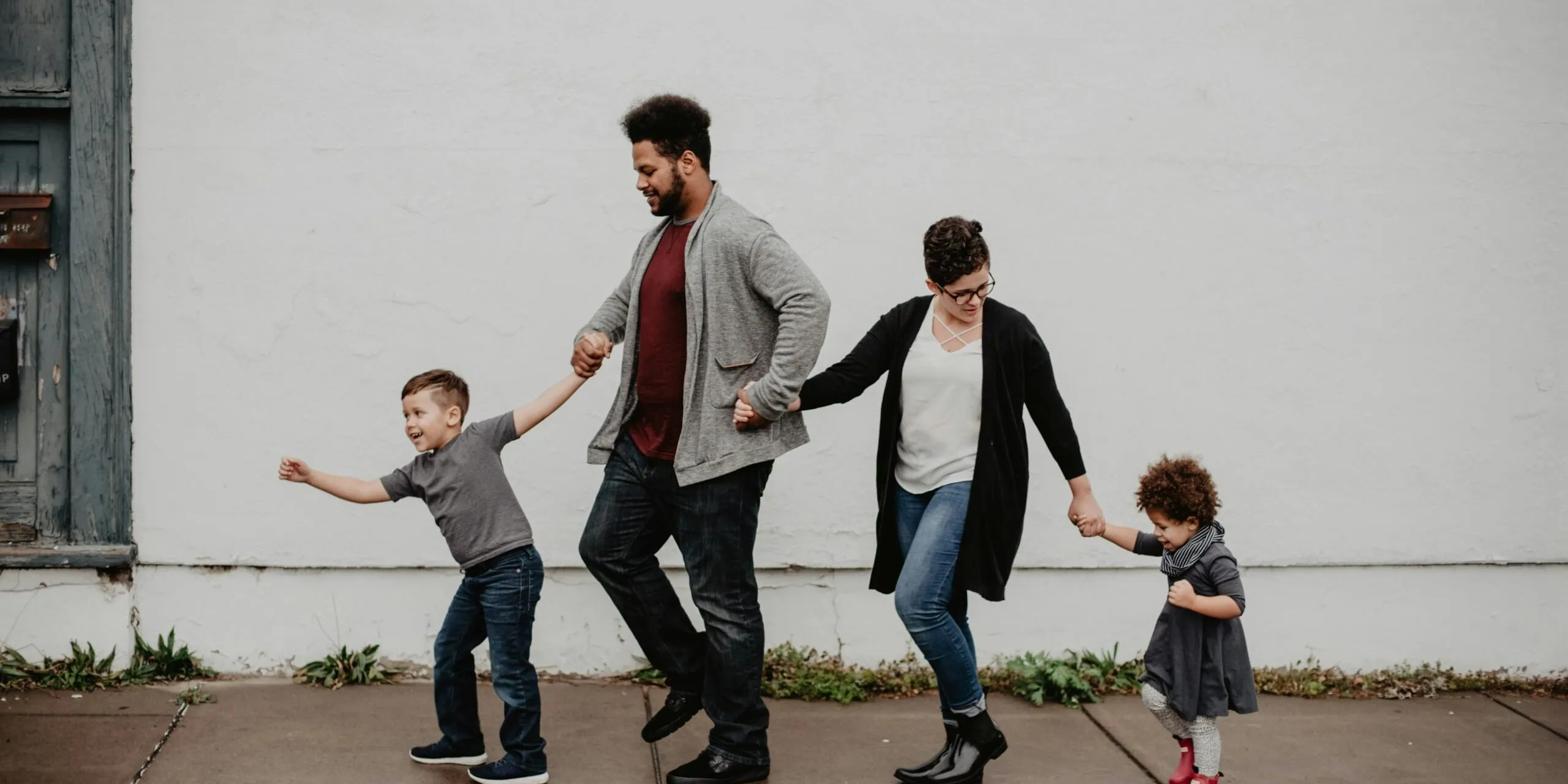 how-to-balance-work-and-family-life:-12-proven-strategies-for-working-parents