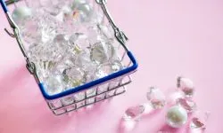 how-to-find-an-affordable-engagement-ring-—-without-sacrificing-quality