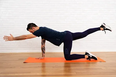 Strengthen Your Abs & Glutes With This Workout On All Fours Strengthen Your Abs & Glutes With This Workout On All Fours