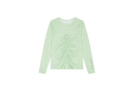 Performance without compromise. Ultra-light cushioning and a sleek look for runners who value both peak intensity and polished style.