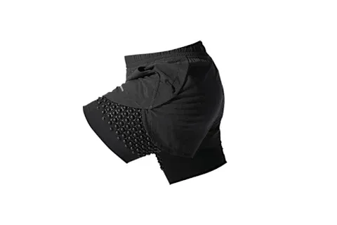 High-intensity movement, maximum support. Compression and flexibility in one short to manage sweat and maintain full range of motion.