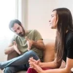 narcissistic-gaslighting-is-a-terrifying-combo:-7-signs-you’re-dealing-with-it