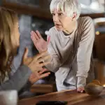 does-your-mom-hate-you?-23-possible-reasons-it-feels-that-way