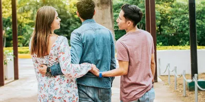 13-conspicuous-clues-that-a-woman-has-multiple-partners