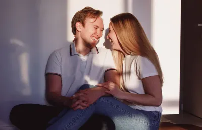 A Beginner's Guide To Polyamory, In Case You've Been Curious