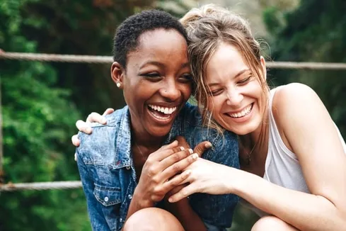 Craving Deeper Friendships? Focus On This One Habit, Psychologist Says Craving Deeper Friendships? Focus On This One Habit, Psychologist Says