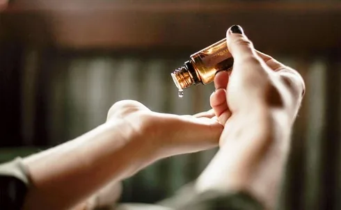 Fall Allergies Giving You Grief? Try This DIY Essential Oil Spray Fall Allergies Giving You Grief? Try This DIY Essential Oil Spray