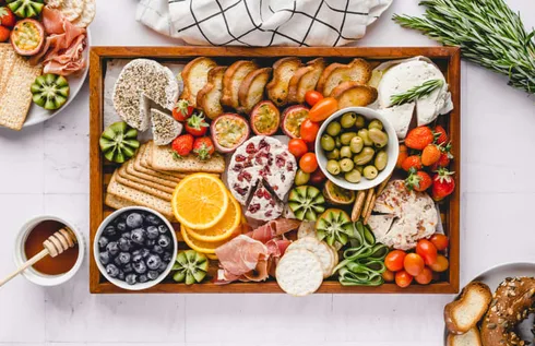 Amplify Your Holiday Cheeseboard Wow-Factor With These Healthy Homemade Crackers Amplify Your Holiday Cheeseboard Wow-Factor With These Healthy Homemade Crackers