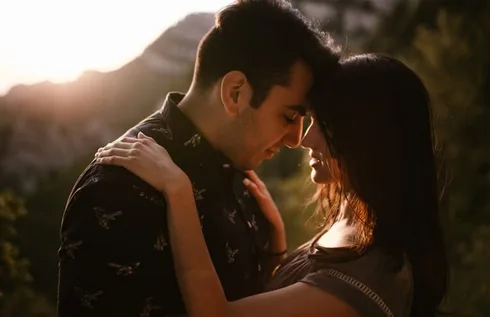 The Science Of Kissing + 26 Tips To Be A Better Kisser, From Experts The Science Of Kissing + 26 Tips To Be A Better Kisser, From Experts
