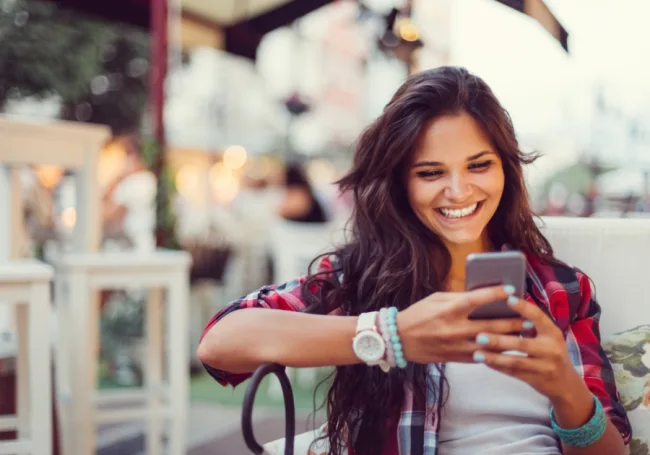 dating-me-is-like.-55-intriguing-answers-to-hinge’s-signature-question