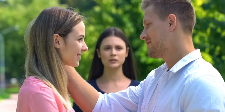 is-he-cheating-emotionally?-13-subtle-signs-your-boyfriend-has-a-crush-on-his-female-friend