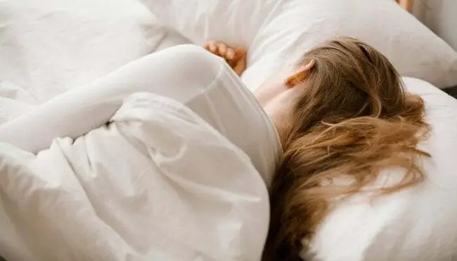 5-expert-backed-ways-to-sleep-deeper-tonight-&-every-night