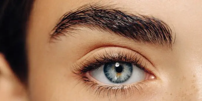i-got-a-“baby”-brow-lift-&-my-eyebrows-have-never-looked-fuller